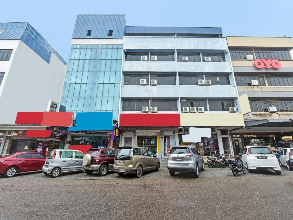 Oyo 90544 M&H Hotel Pengerang Exterior foto